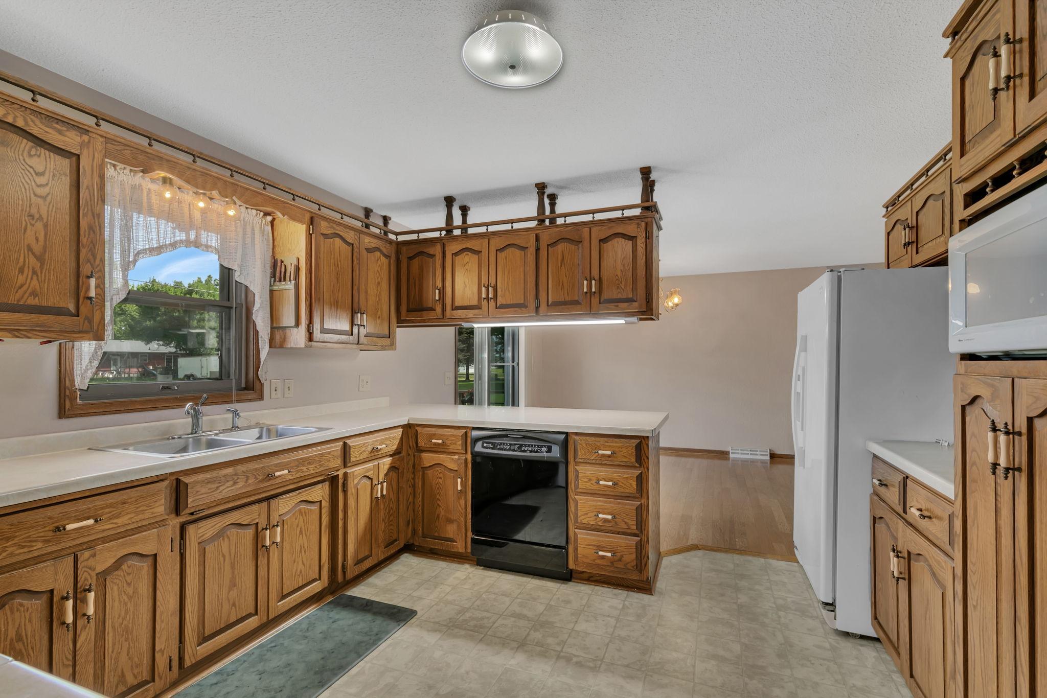 Spacious Kitchen