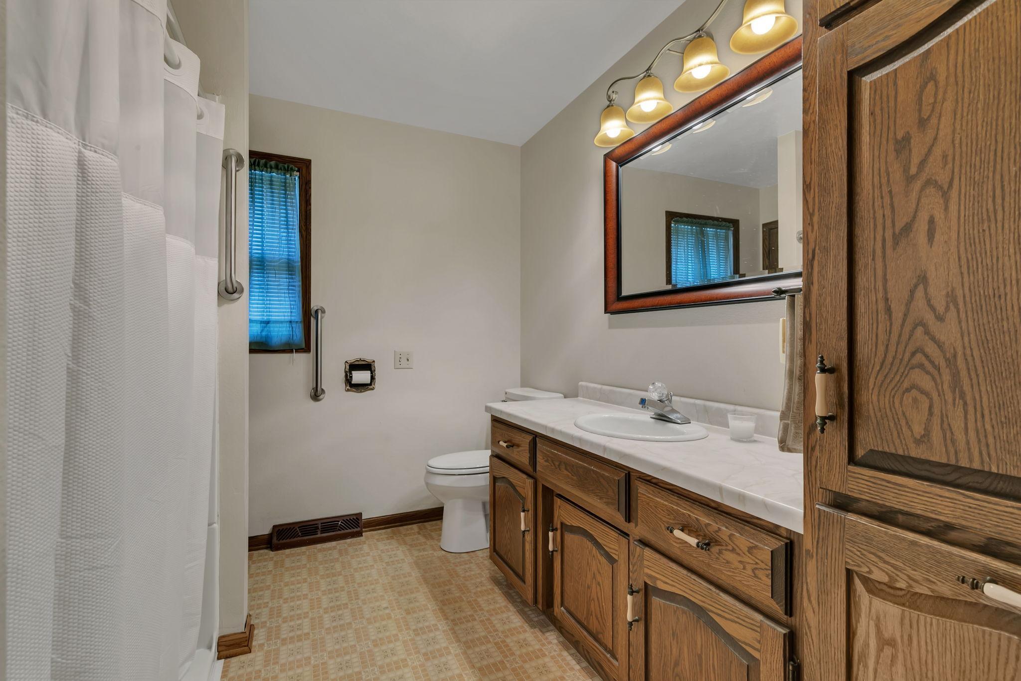 Main Floor Full Bath