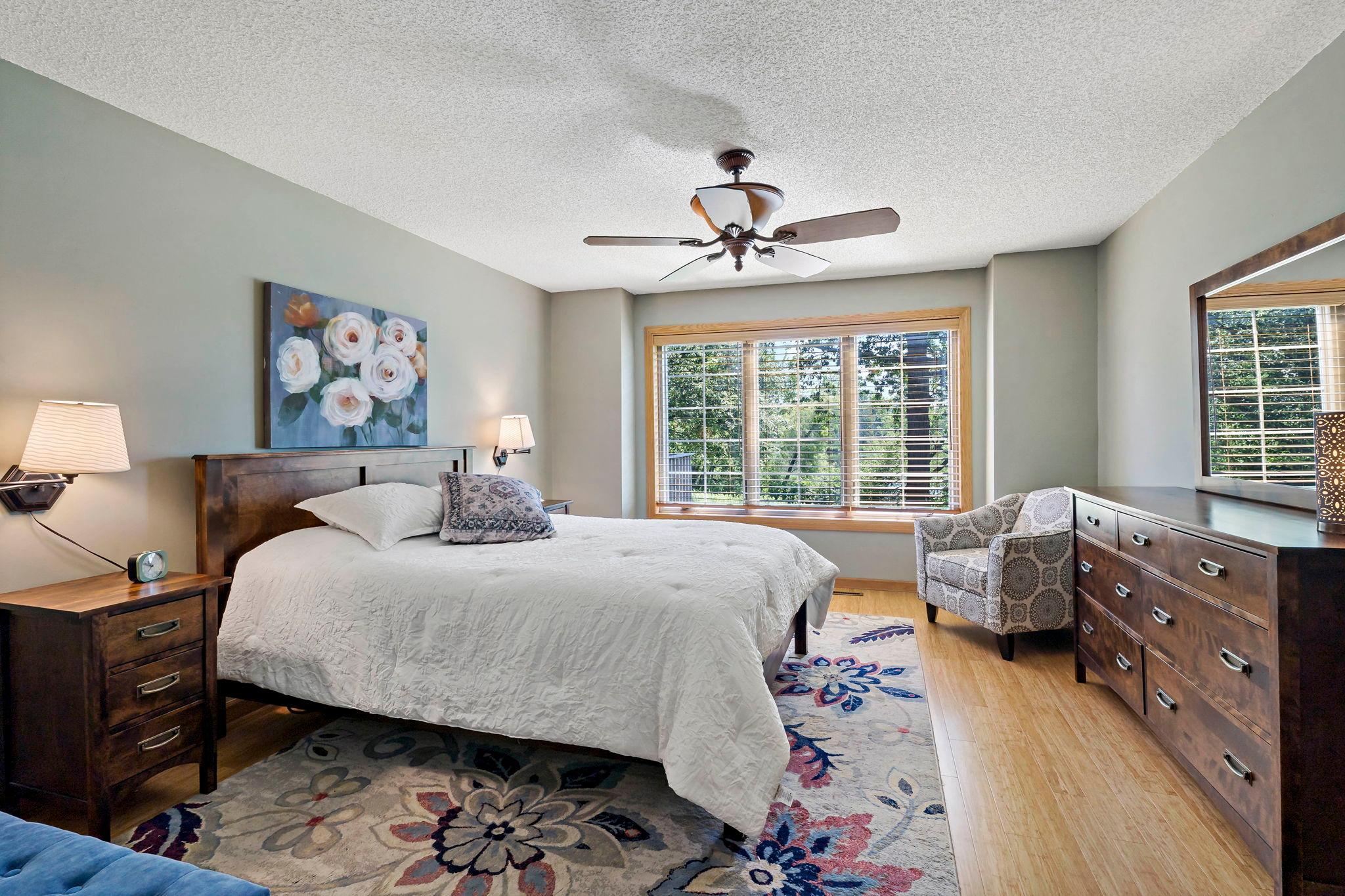 36-web-or-mls-630 Sullivan Ln Columbia Heights MN_0030.jpg