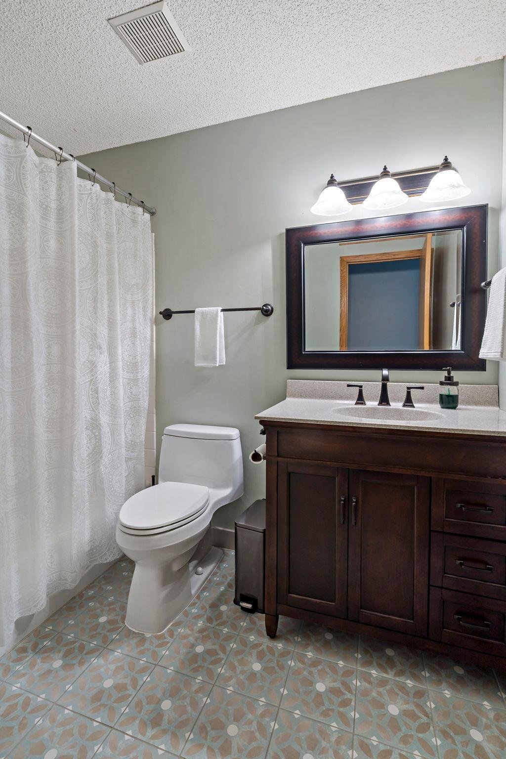 52-web-or-mls-630 Sullivan Ln Columbia Heights MN_0028.jpg
