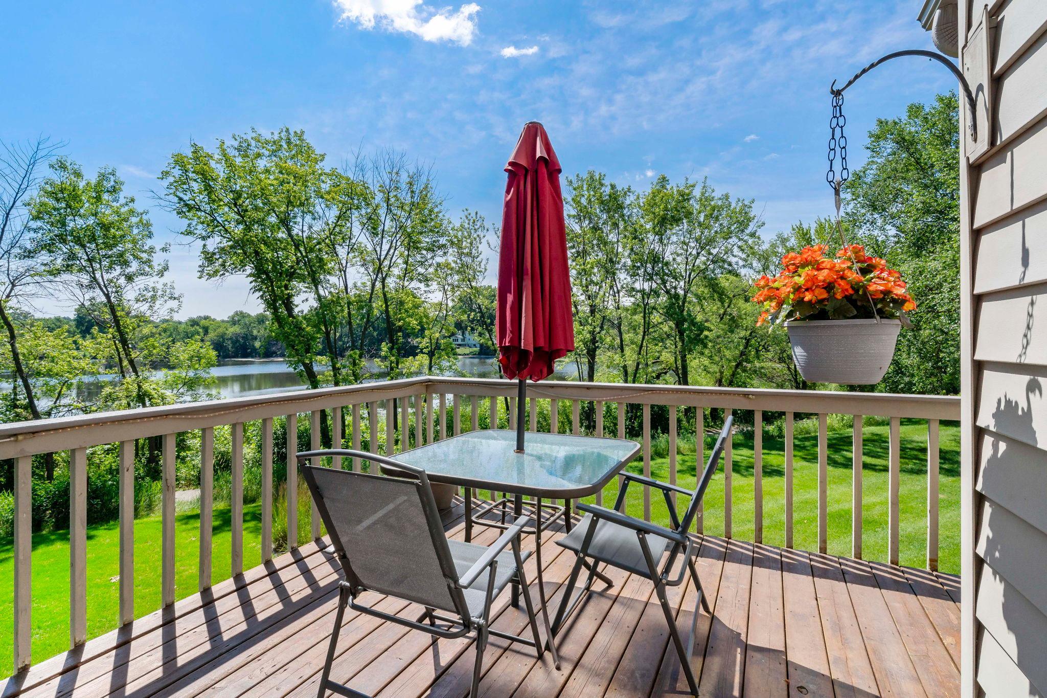 34-web-or-mls-630 Sullivan Ln Columbia Heights MN_0059.jpg
