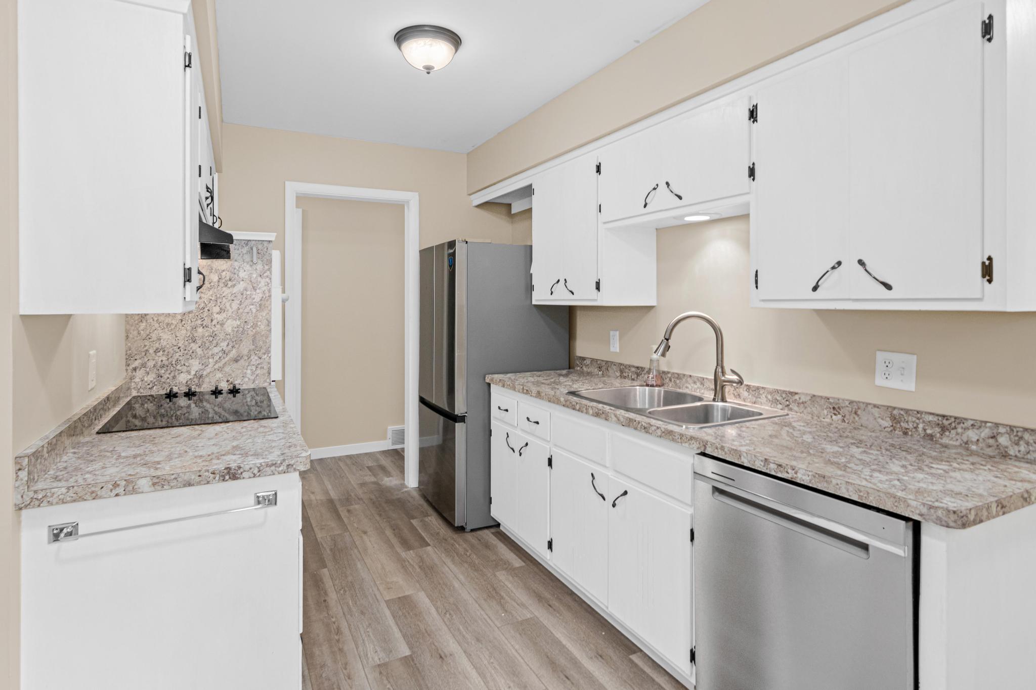 1429 Windemere Dr NE-7.jpg