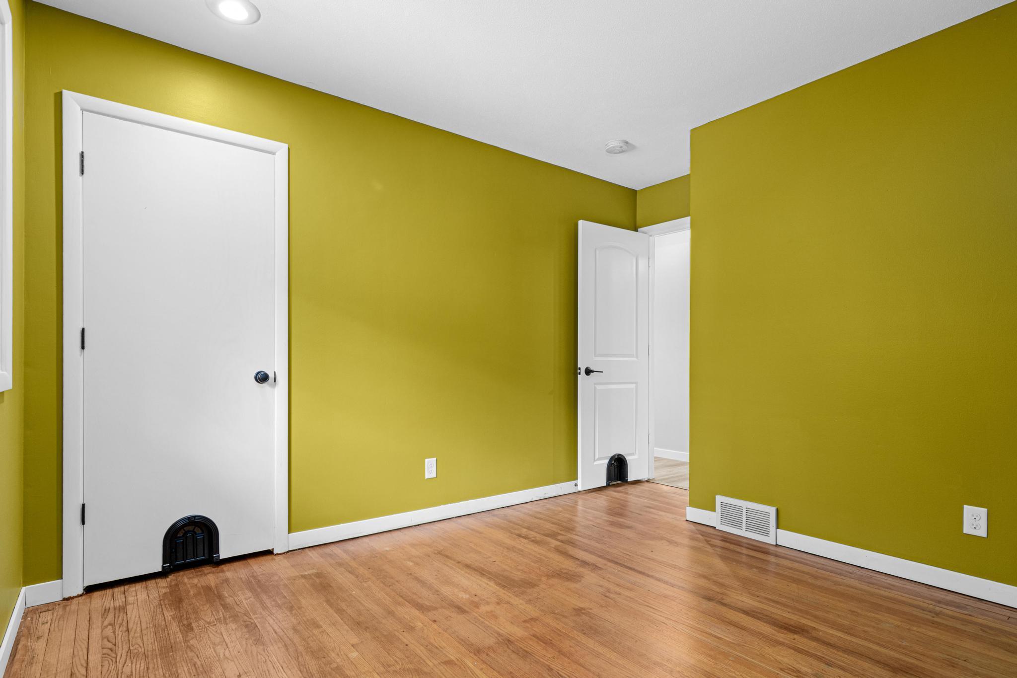 1429 Windemere Dr NE-20.jpg