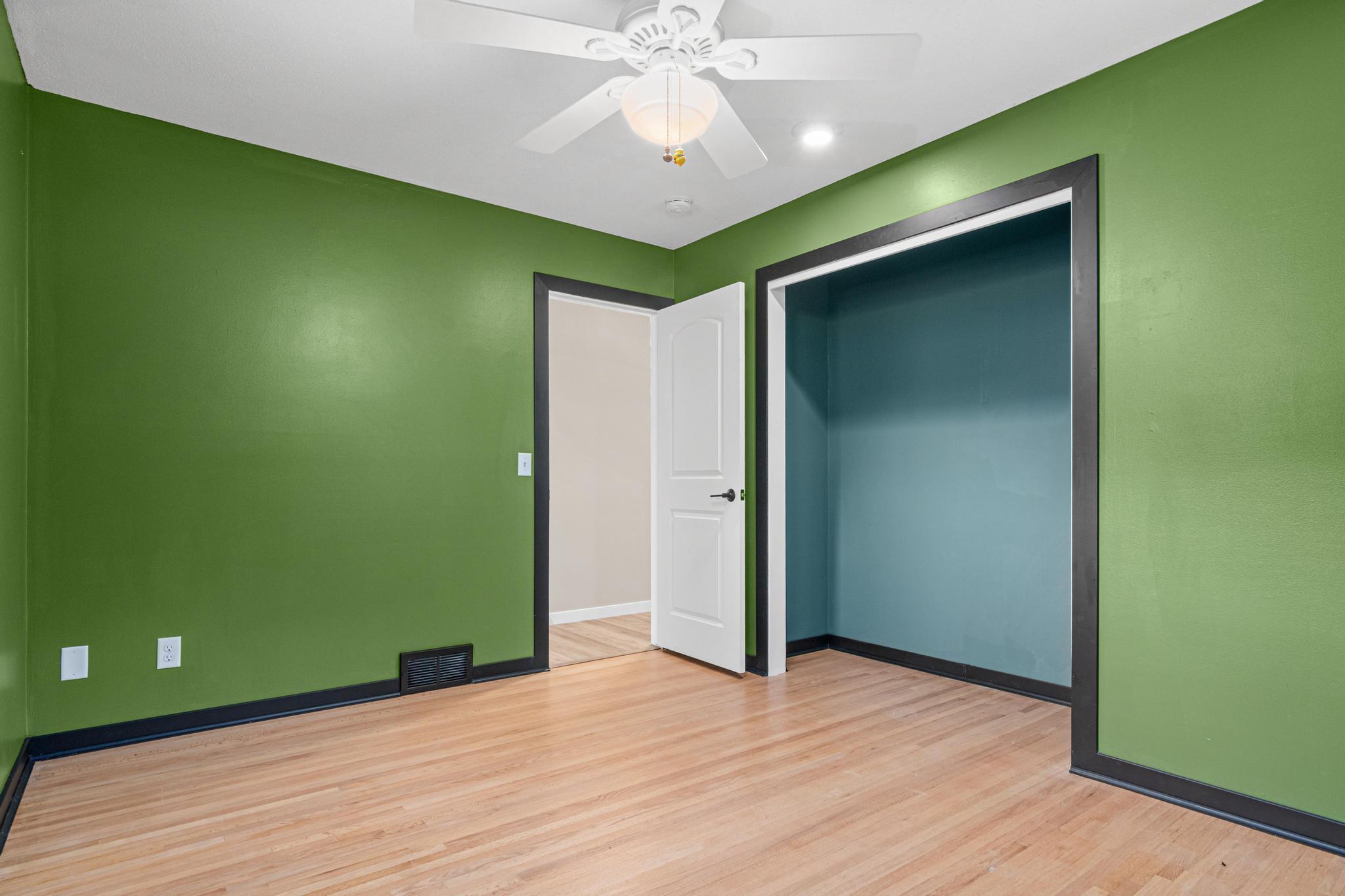 1429 Windemere Dr NE-17.jpg