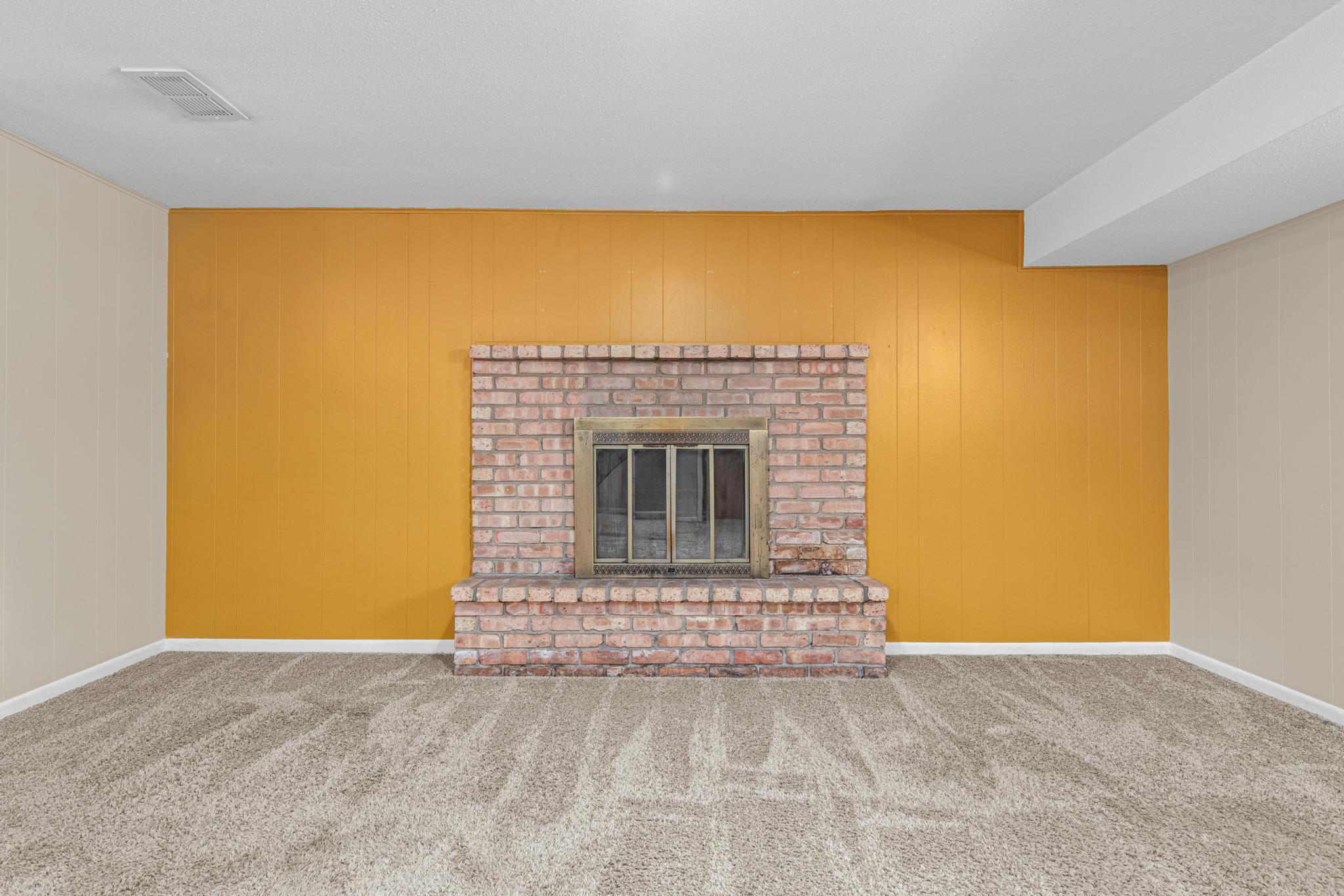 1429 Windemere Dr NE-25.jpg