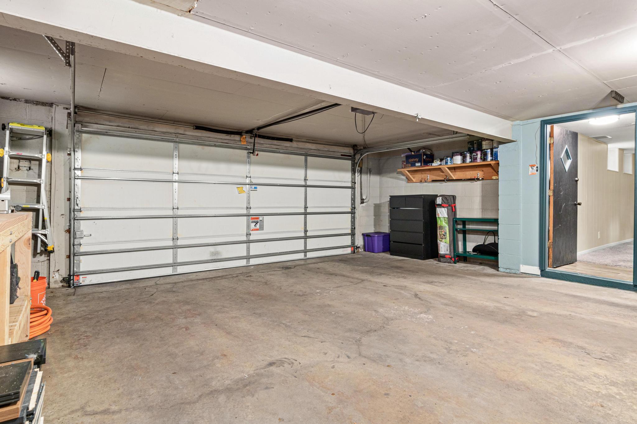 1429 Windemere Dr NE-31.jpg
