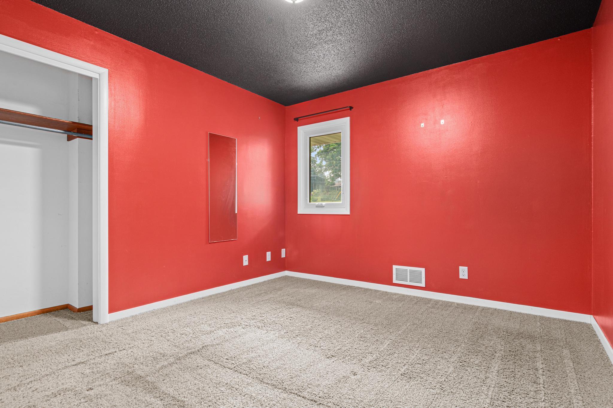 1429 Windemere Dr NE-21.jpg