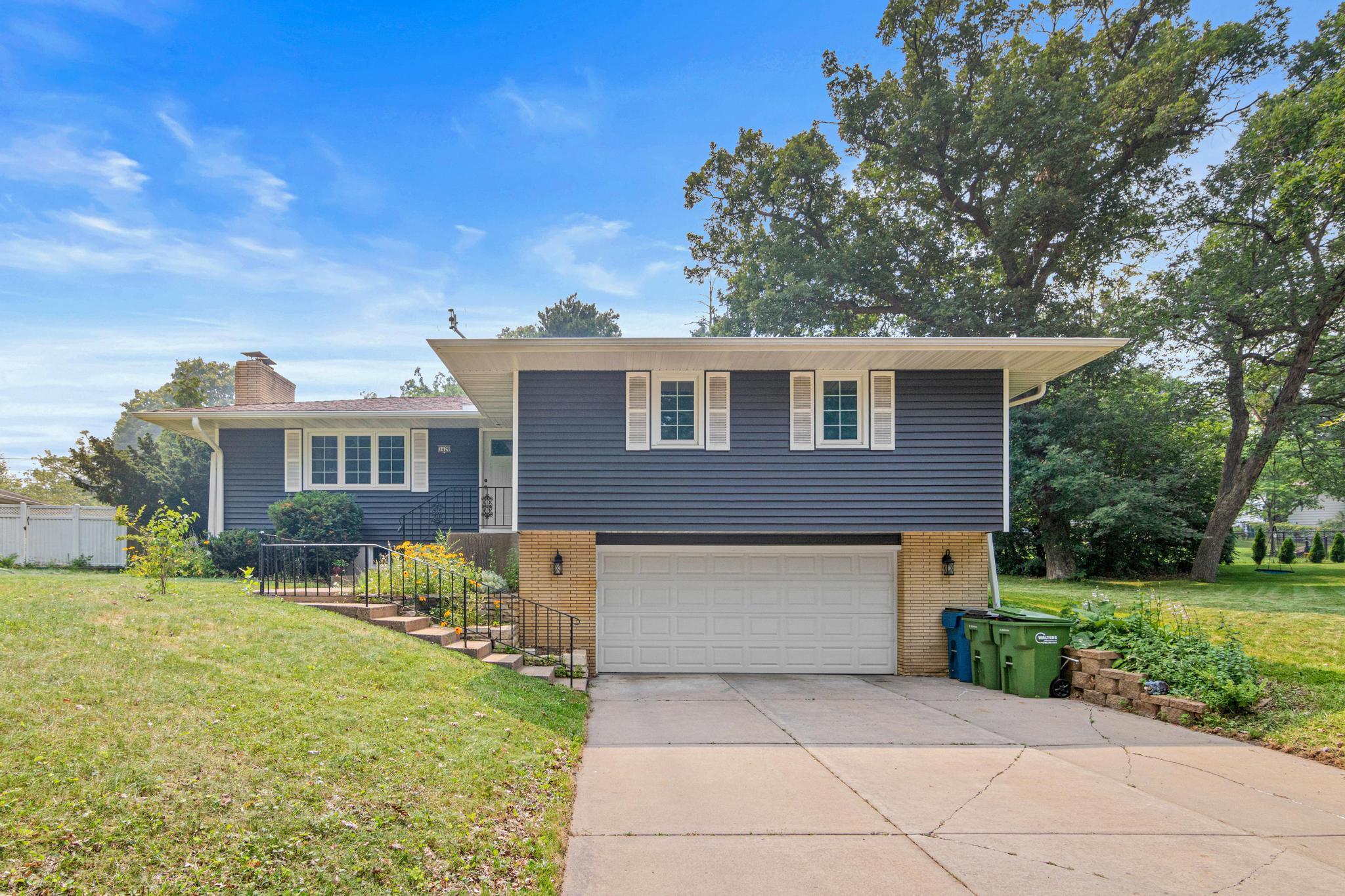 1429 Windemere Dr NE-1.jpg