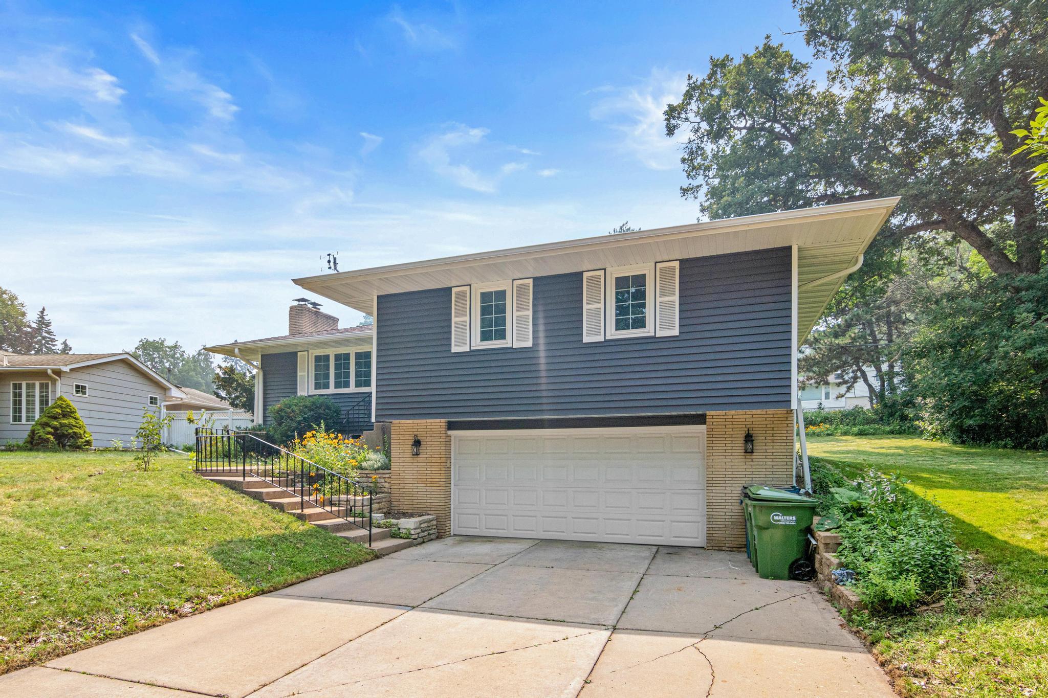 1429 Windemere Dr NE-35.jpg