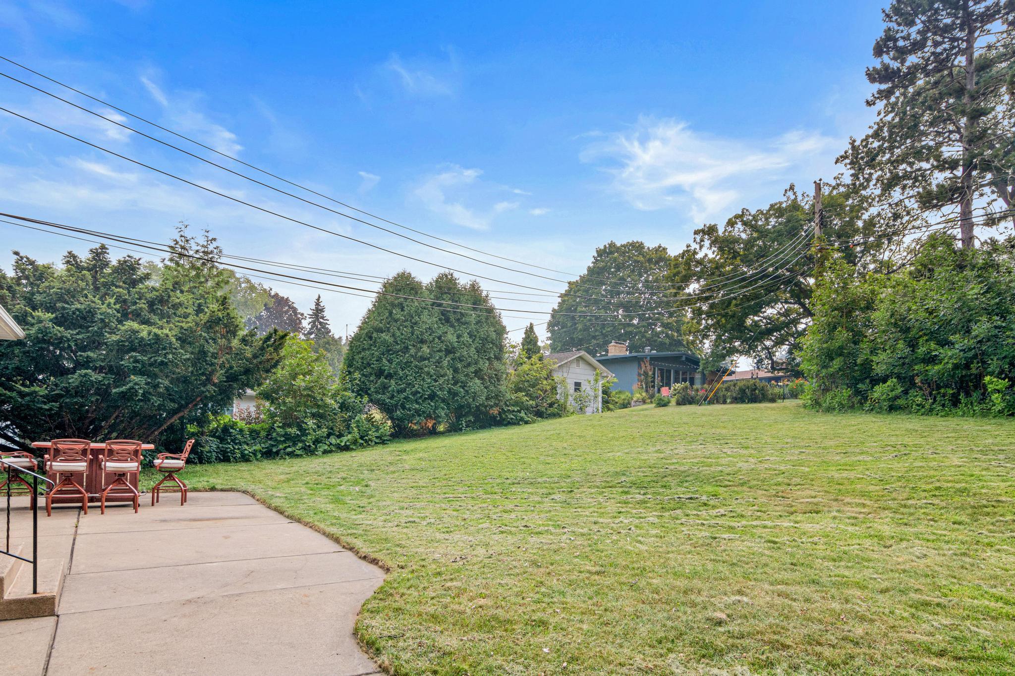 1429 Windemere Dr NE-41.jpg