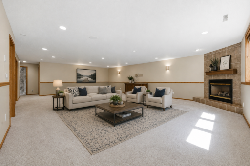 868 32nd Street S, Moorhead, MN 56560