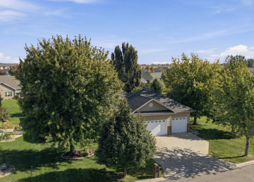 868 32nd Street S, Moorhead, MN 56560