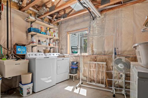 6533 Neddersen Cir-Laundry room-2.jpg