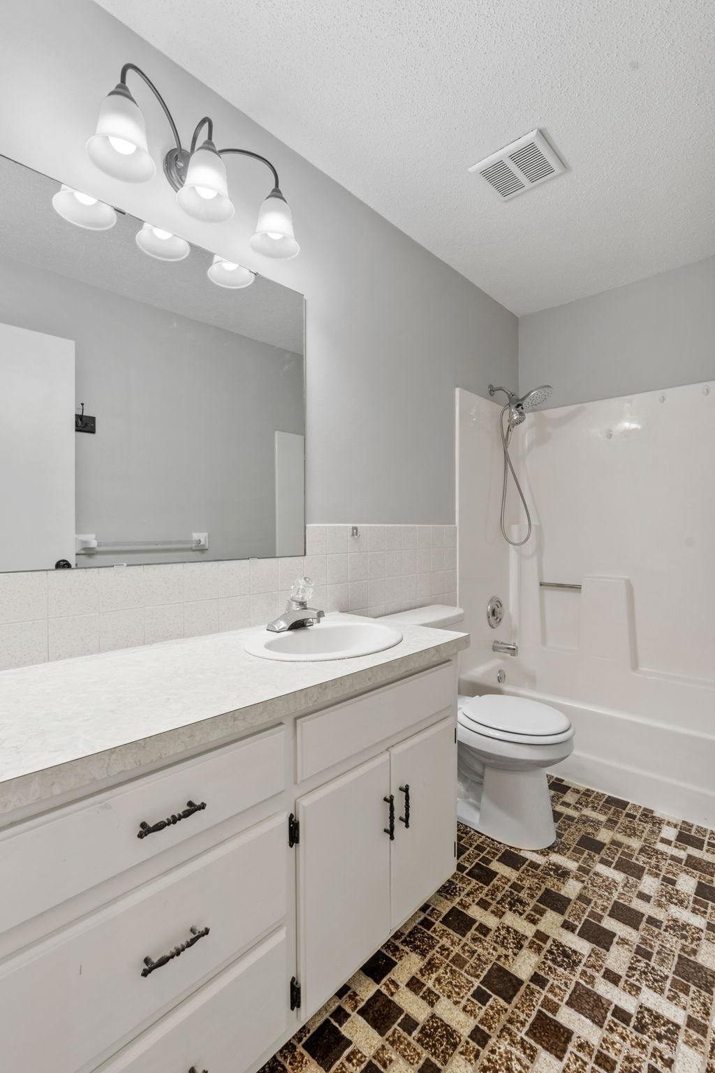 Alternate view of the full bathroom.