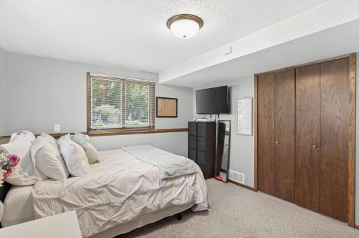 23_12630_25th_ave_n23_mls.jpg