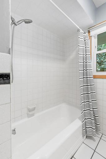 Main floor tub and shower