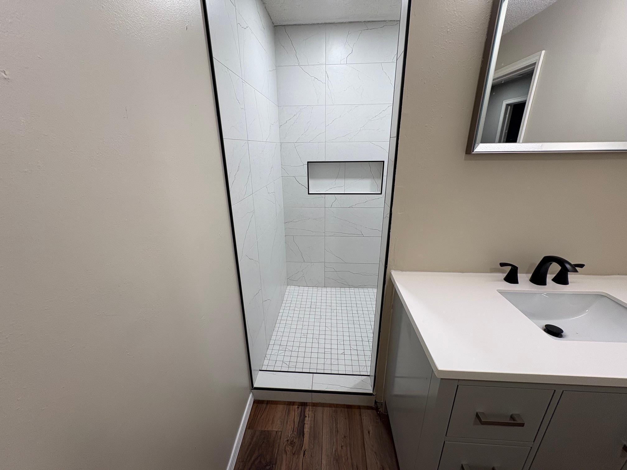 New tiled shower & vanity