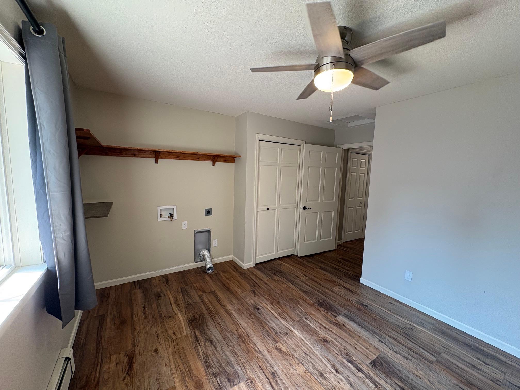 Bedroom 3 - has laundry