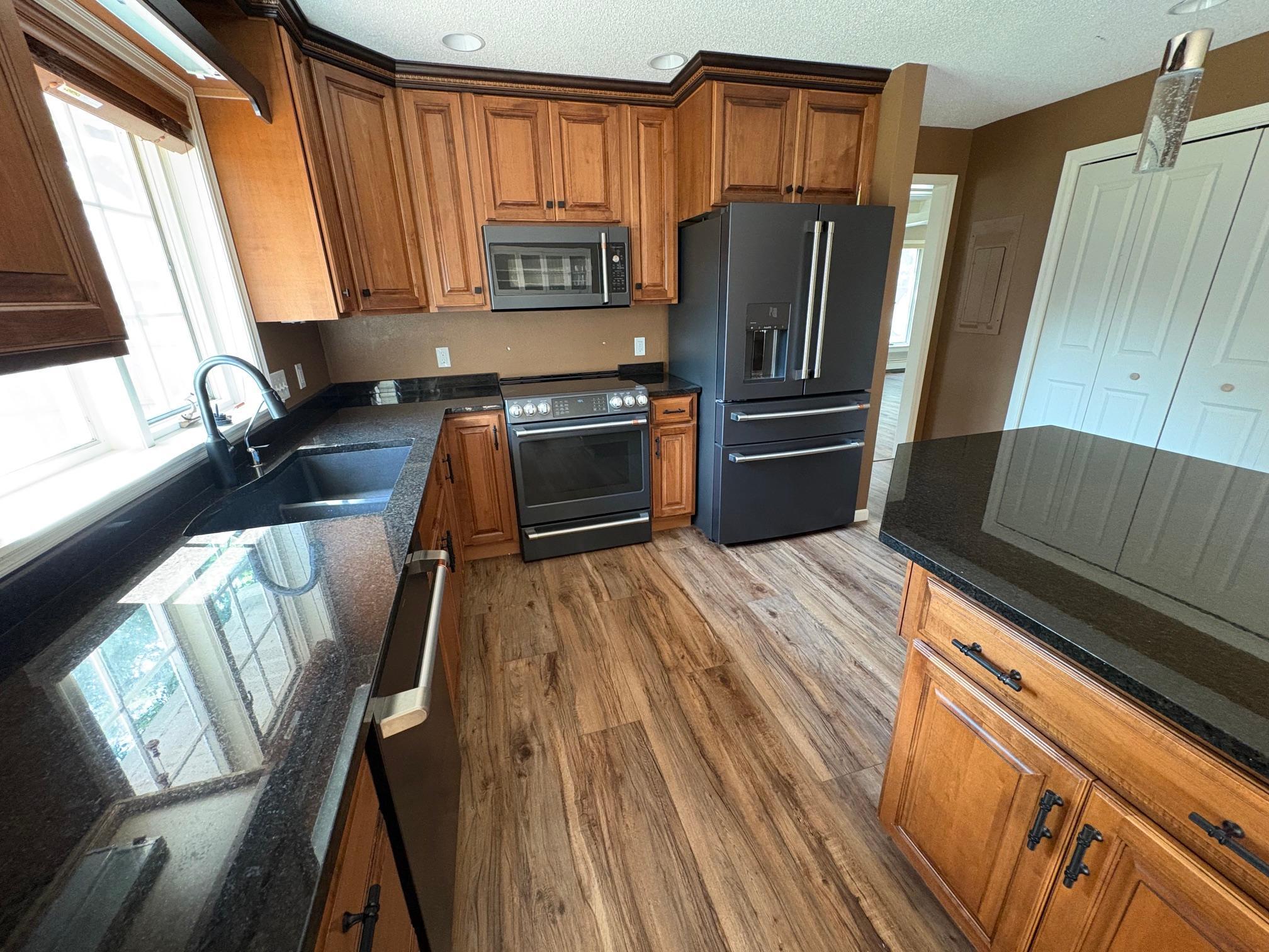 Kitchen - new appliances!