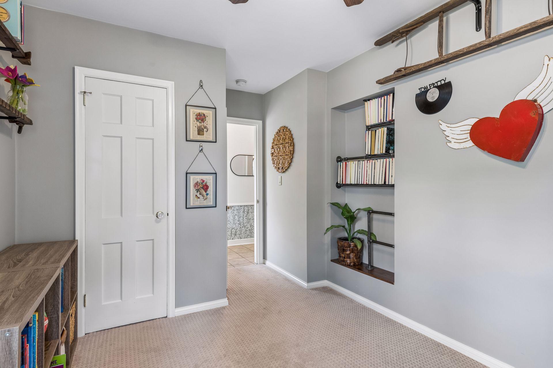 Different angle of the front bedroom