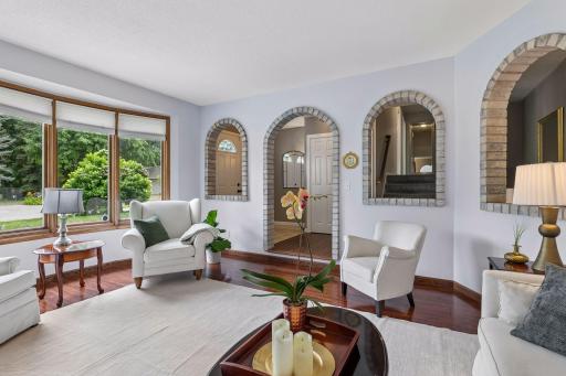 14886 Tealwood Court, Eden Prairie, MN 55347