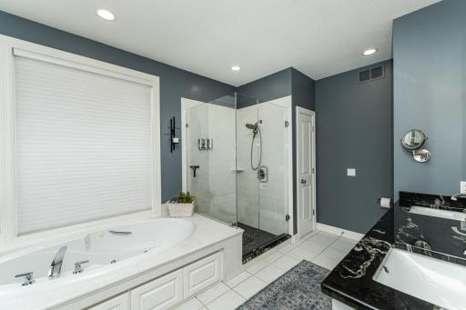 7005 Halifax Lane NW, Rochester, MN 55901