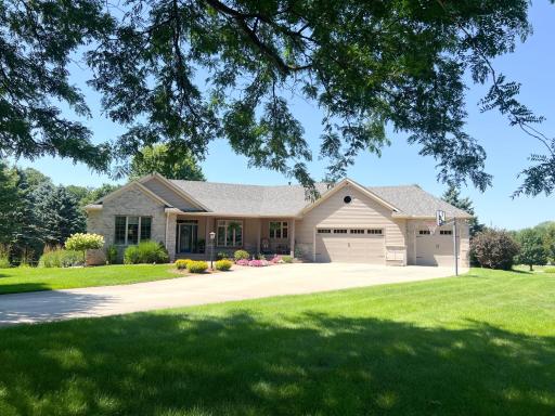 7005 Halifax Lane NW, Rochester, MN 55901