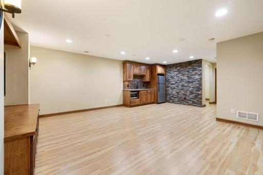 16958 Dynamic Drive, Lakeville, MN 55044