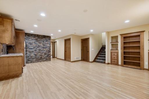 16958 Dynamic Drive, Lakeville, MN 55044