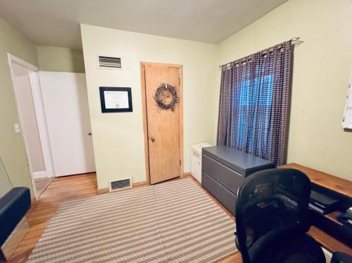 314 Colfax Avenue NW, Renville, MN 56284