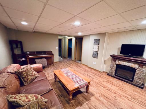 314 Colfax Avenue NW, Renville, MN 56284
