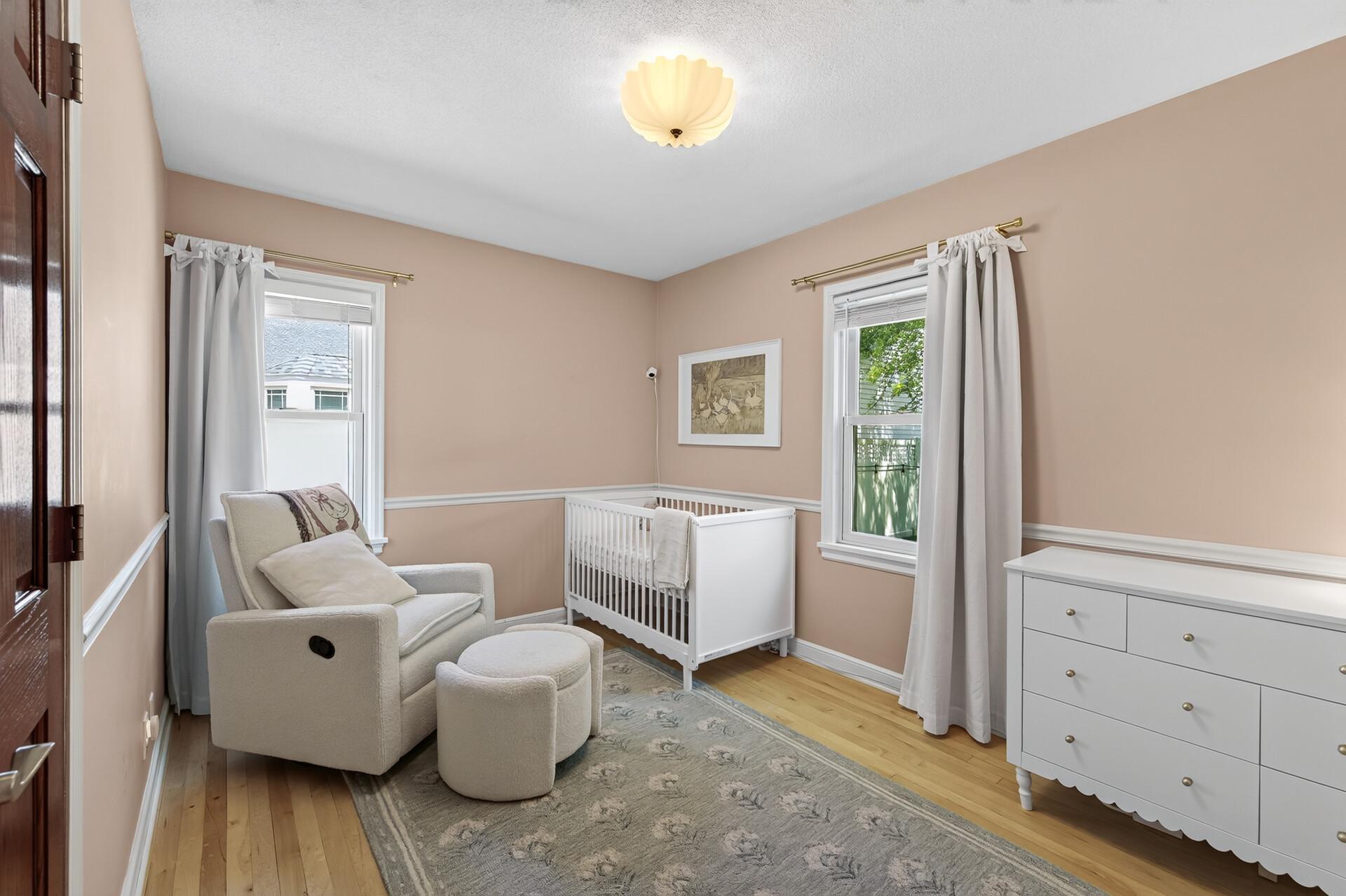Crown molding & large walk-in closet