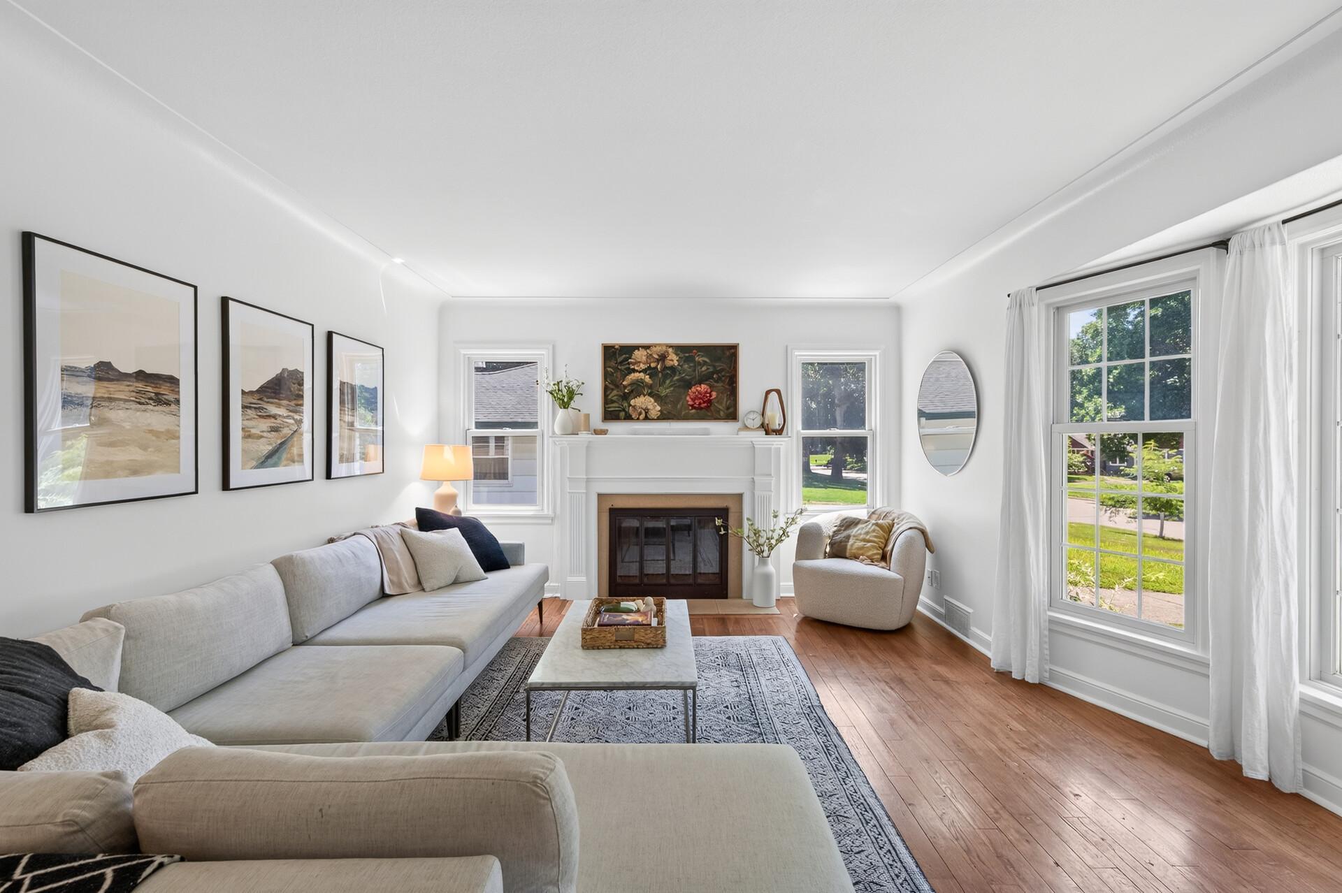 Wood-burning Frplc & classic mantel