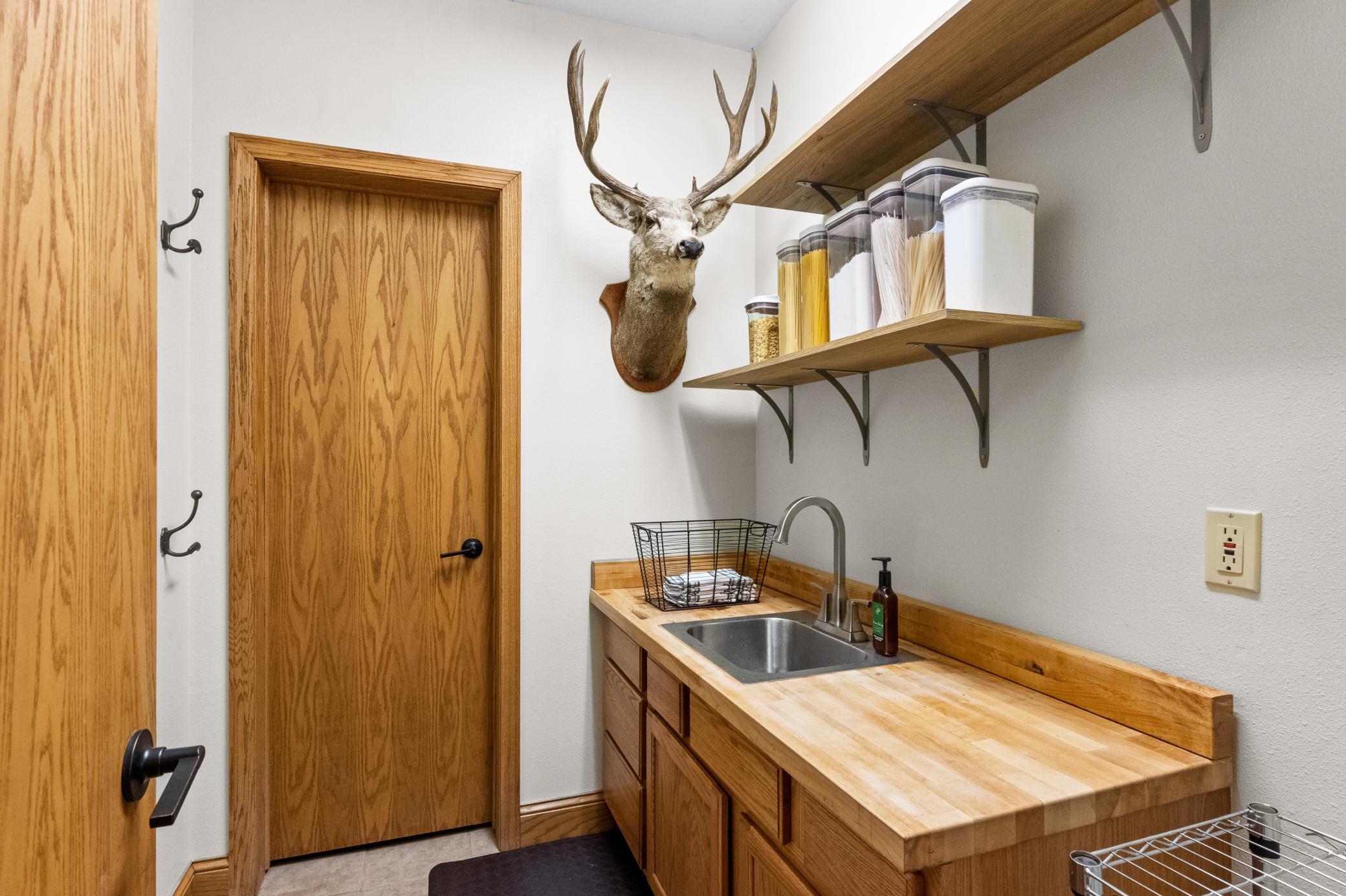 8590 Sara Road (37).jpg