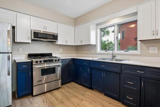 460 Oakhill Road, Chaska, MN 55318