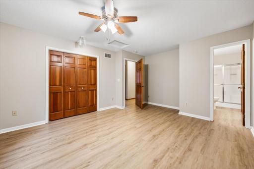 460 Oakhill Road, Chaska, MN 55318