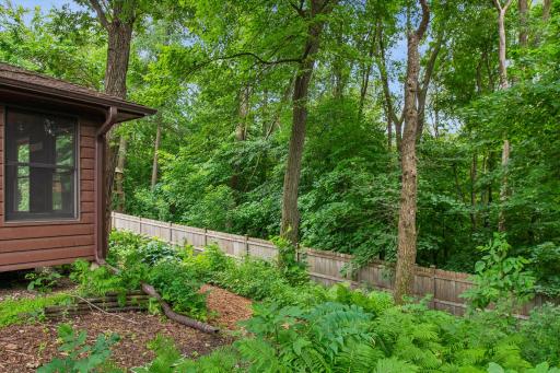 460 Oakhill Road, Chaska, MN 55318