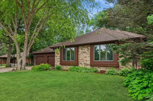 460 Oakhill Road, Chaska, MN 55318