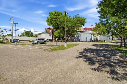 871 Payne Avenue, Saint Paul, MN 55130
