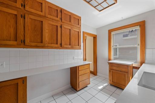 Kitchen L Side