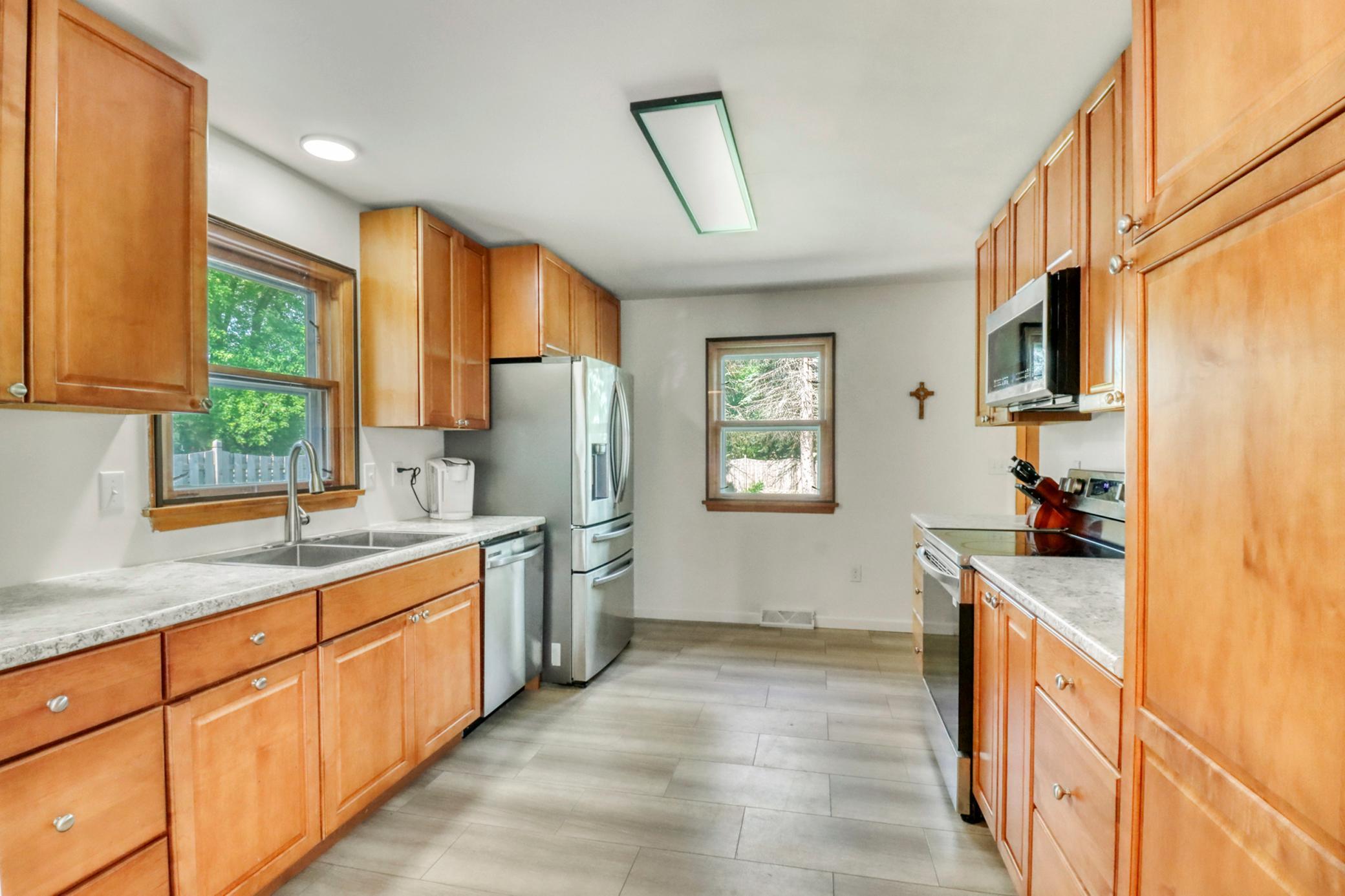 Kitchen1_3.JPG
