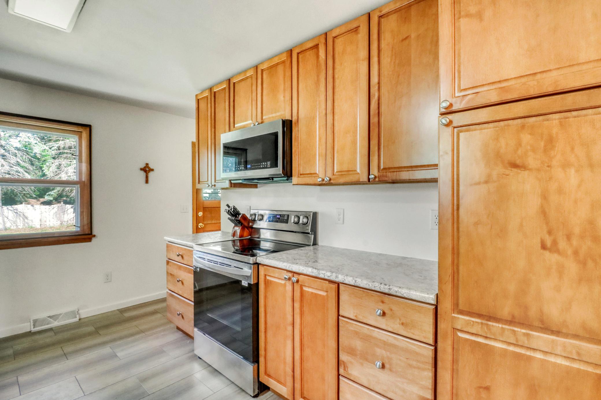 Kitchen1_5.JPG
