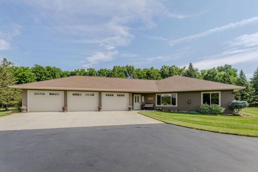 3807 N Eagle Road, Willmar, MN 56201