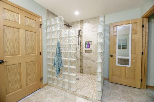 3807 N Eagle Road, Willmar, MN 56201