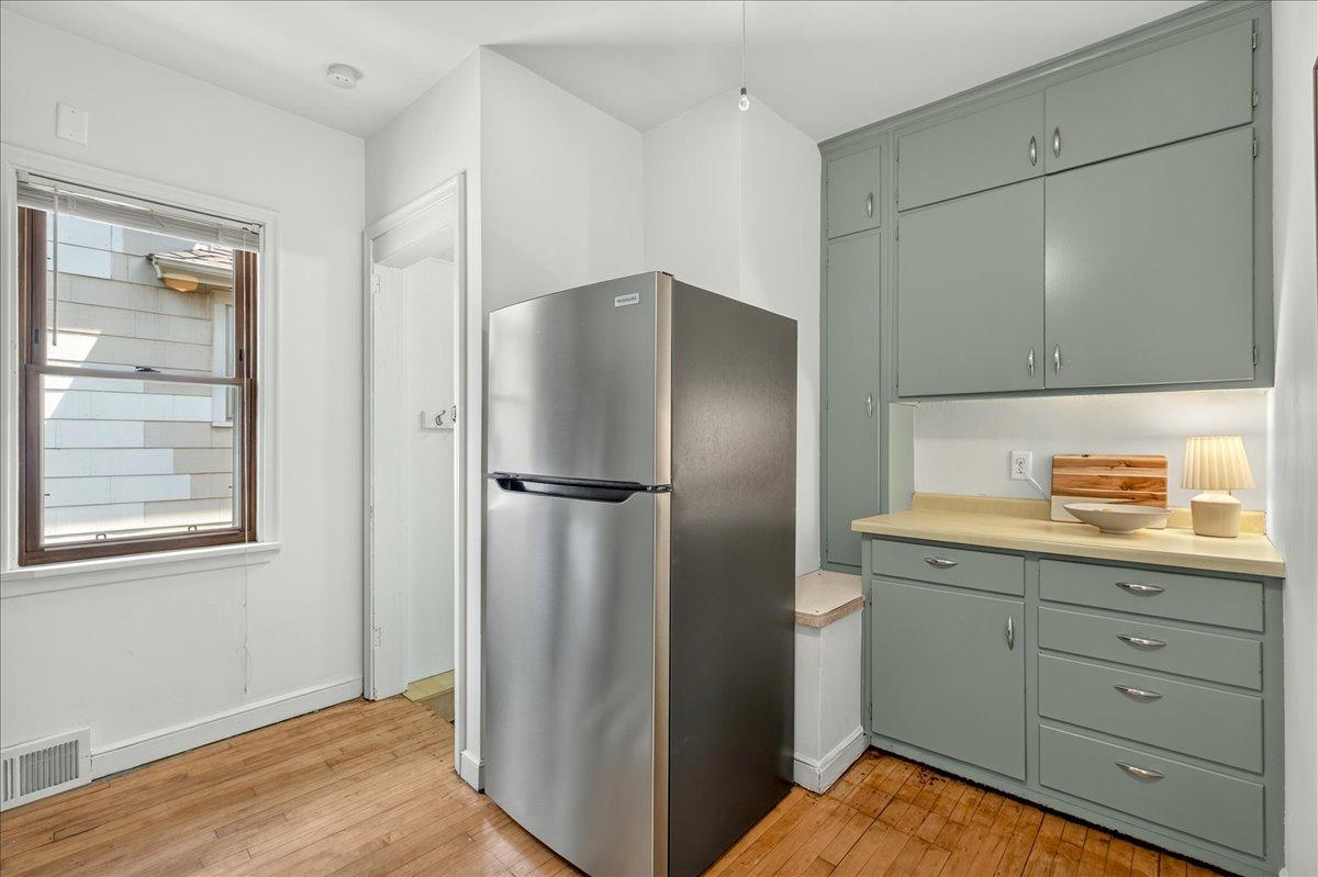 12-1217 6th St E-0012.jpg