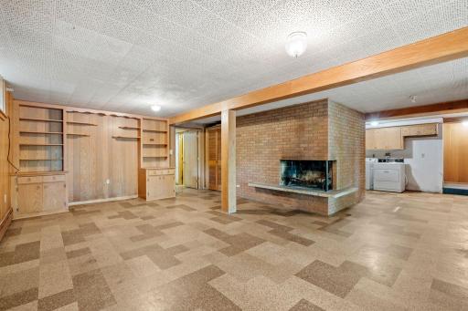 8274 Hidden Bay Trail N, Lake Elmo, MN 55042