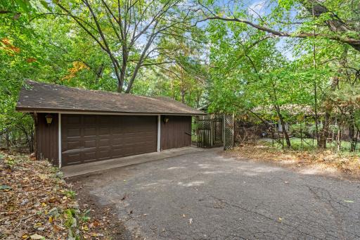 8274 Hidden Bay Trail N, Lake Elmo, MN 55042