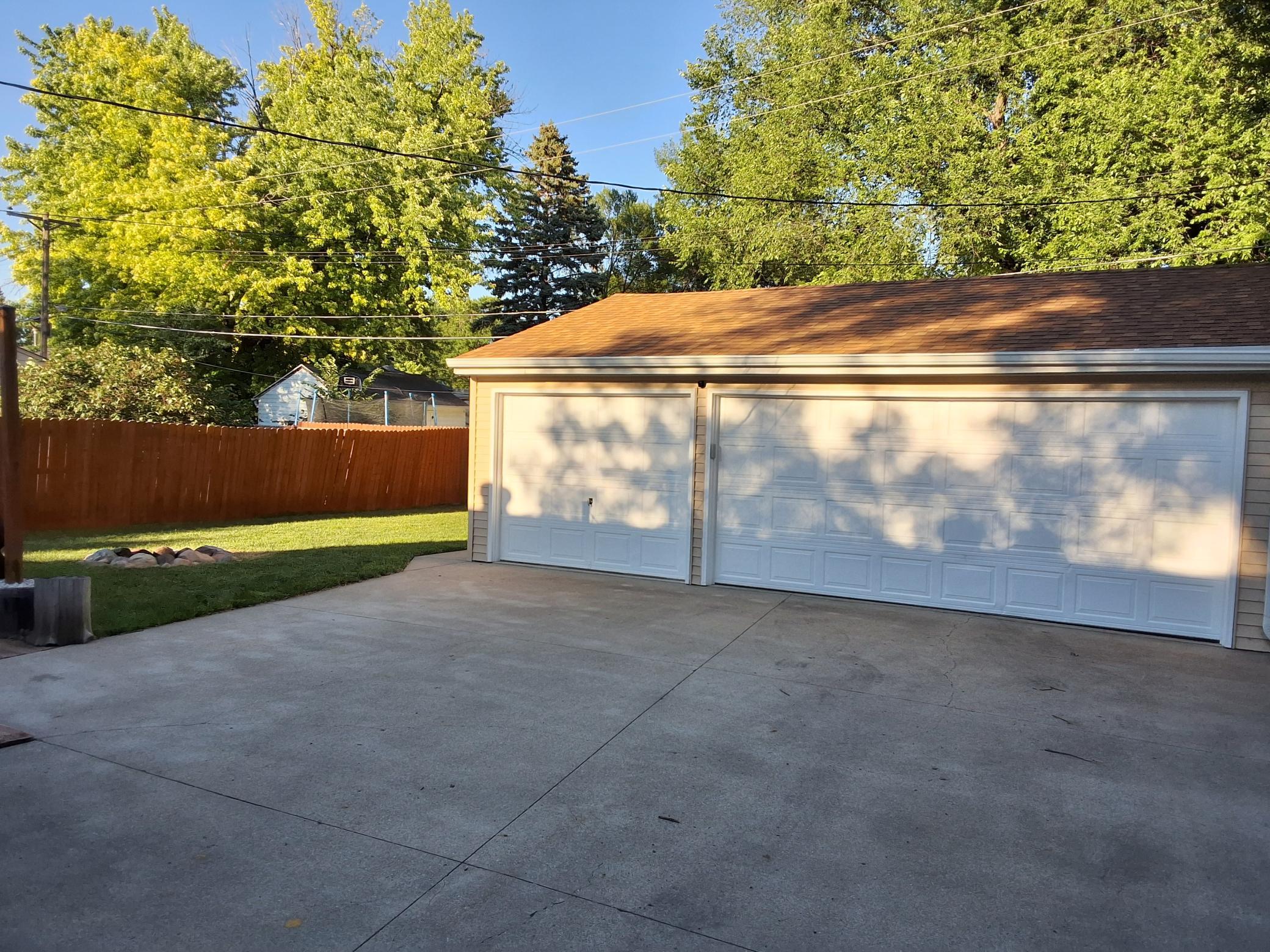 3 stall garage