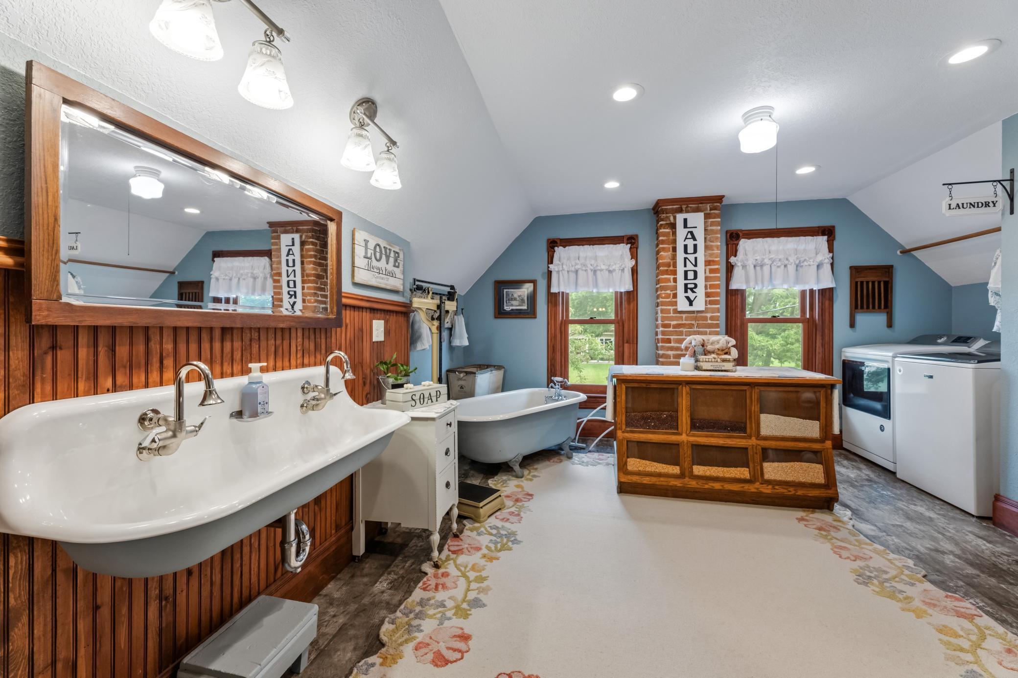 22961 Church St Ettrick WI (29).jpg
