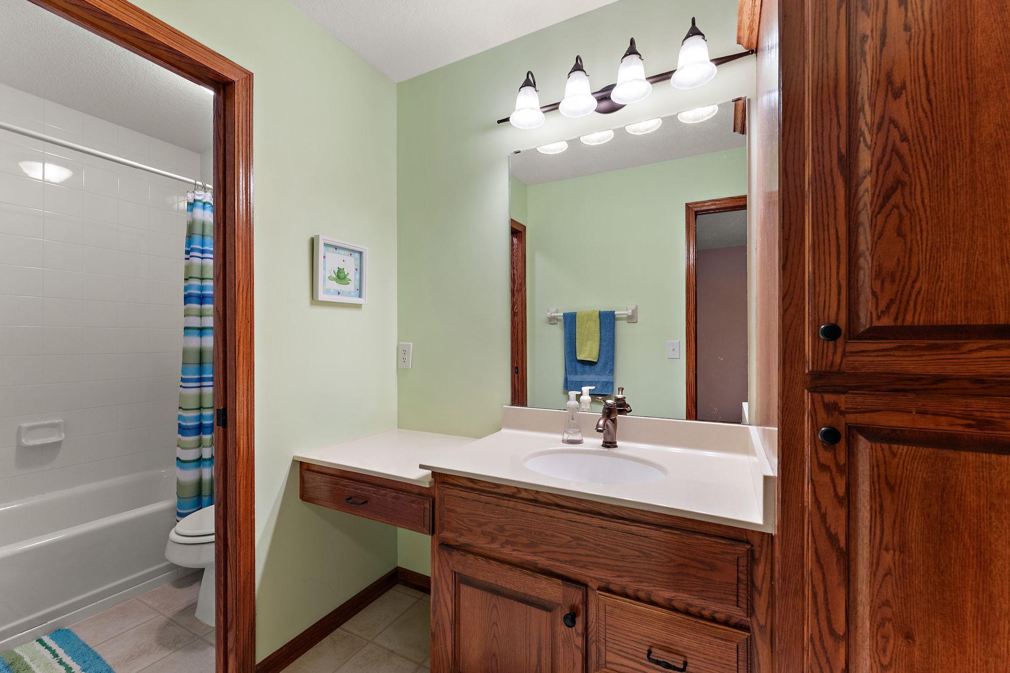 Upper level full bath